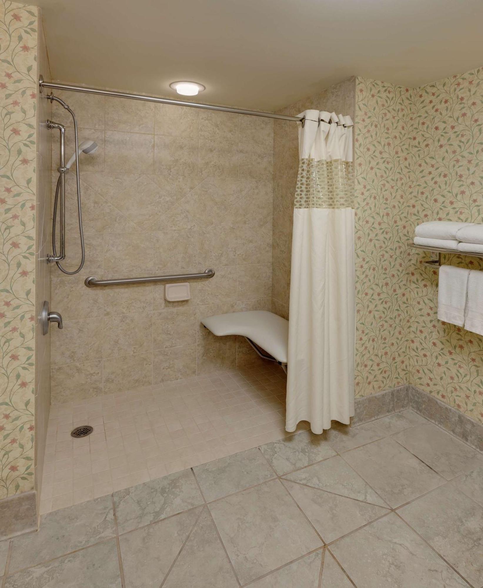 Hampton Inn & Suites Columbus Polaris Exterior photo