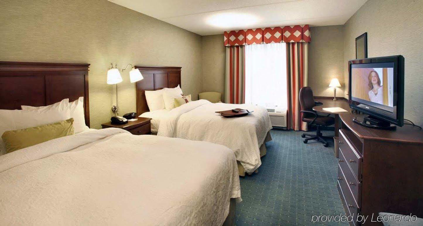 Hampton Inn & Suites Columbus Polaris Exterior photo